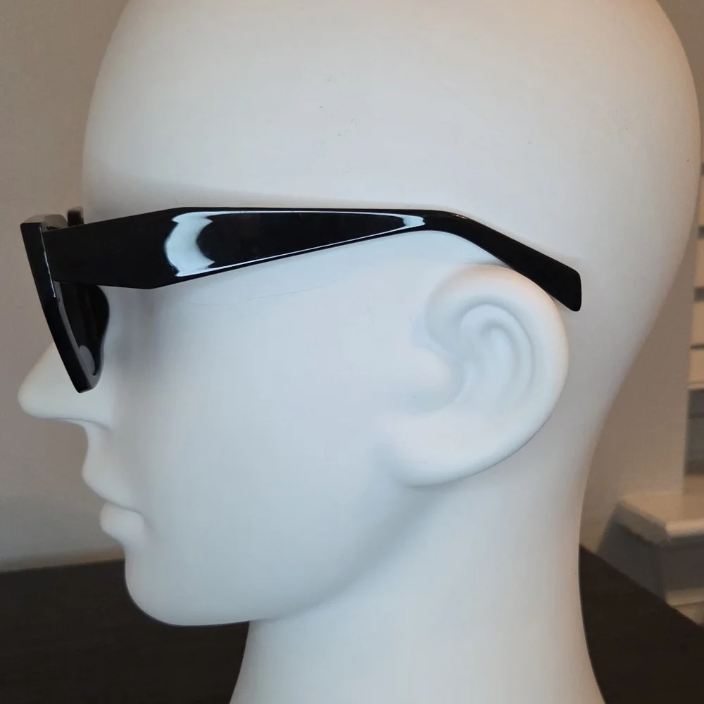 Oversized Black Angular Cat Eye Sunglasses NWOT Thick Frame Designer Look